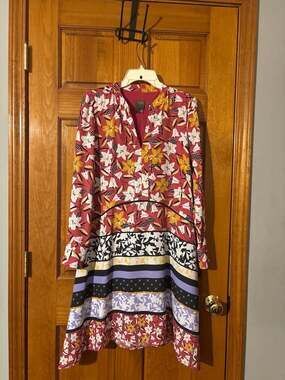 Taylor Mixed Floral and Striped Long Sleeve Shift Dress Size 6